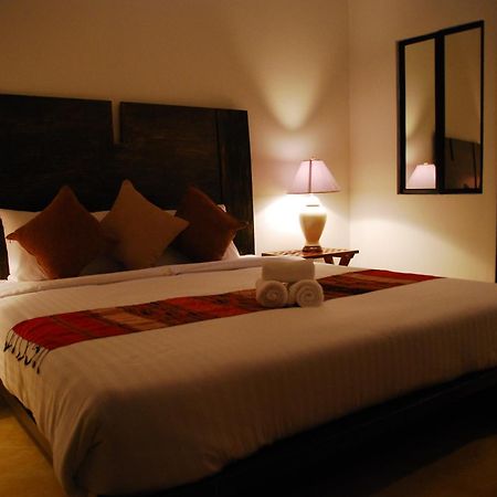 The Travellers Arms Hotel Chiang Mai Exterior photo