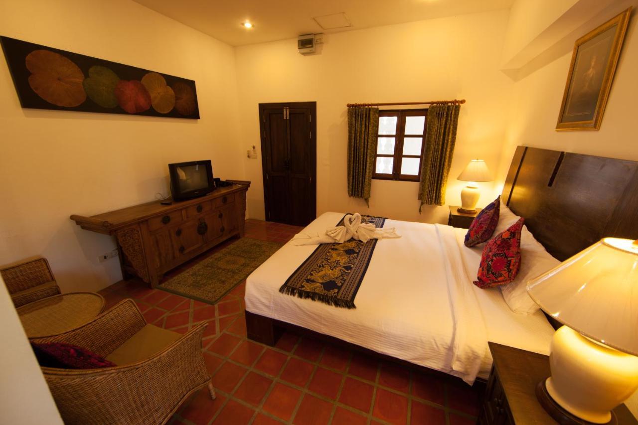 The Travellers Arms Hotel Chiang Mai Exterior photo
