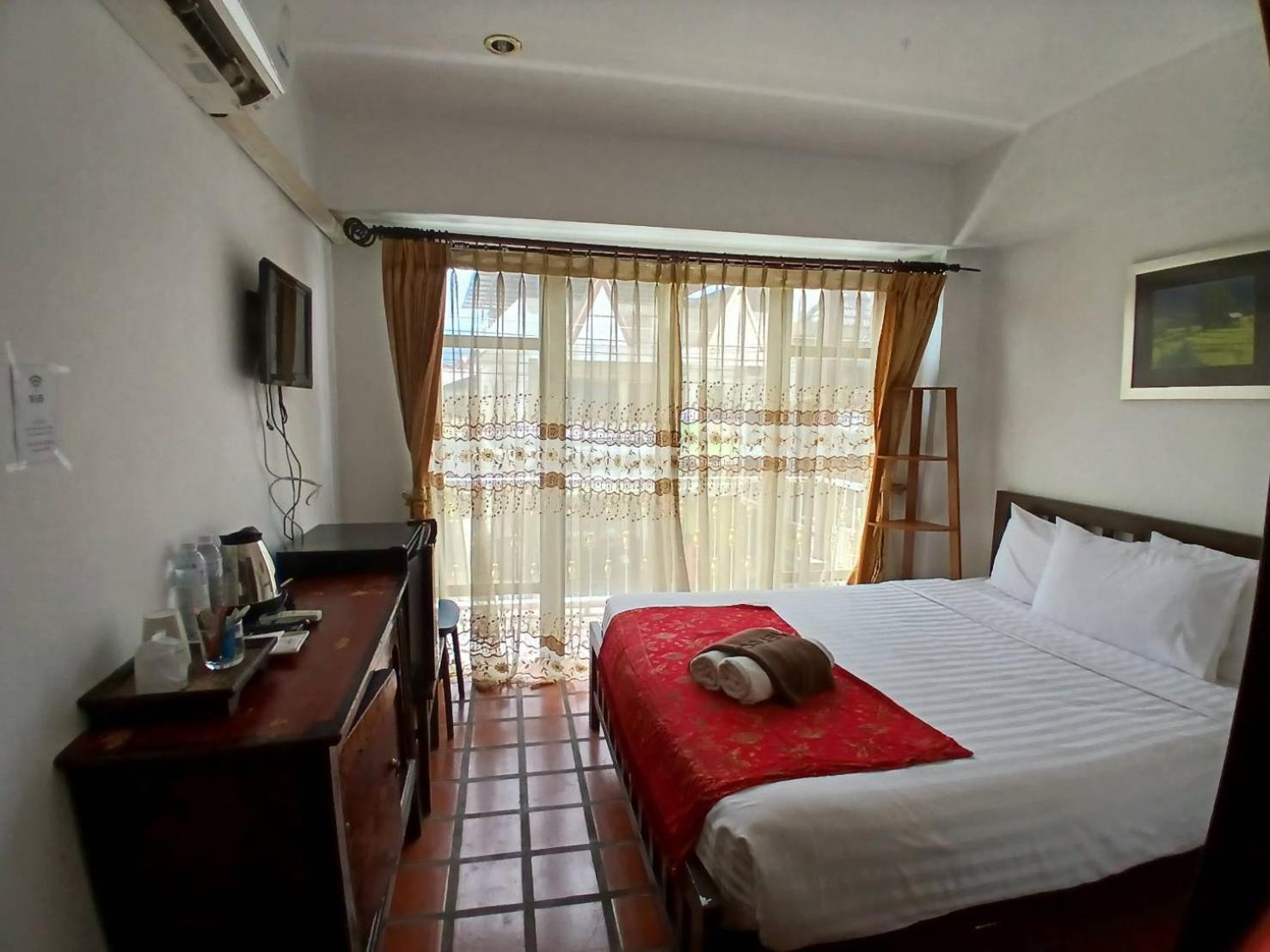 The Travellers Arms Hotel Chiang Mai Exterior photo