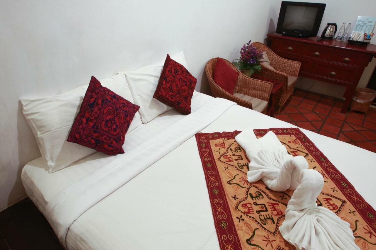 The Travellers Arms Hotel Chiang Mai Exterior photo