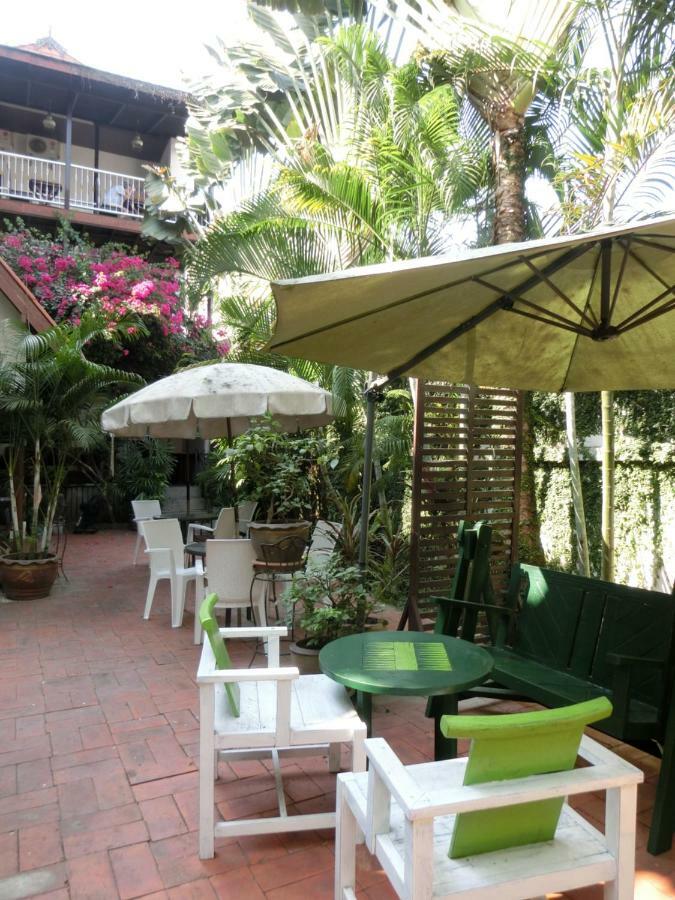 The Travellers Arms Hotel Chiang Mai Exterior photo