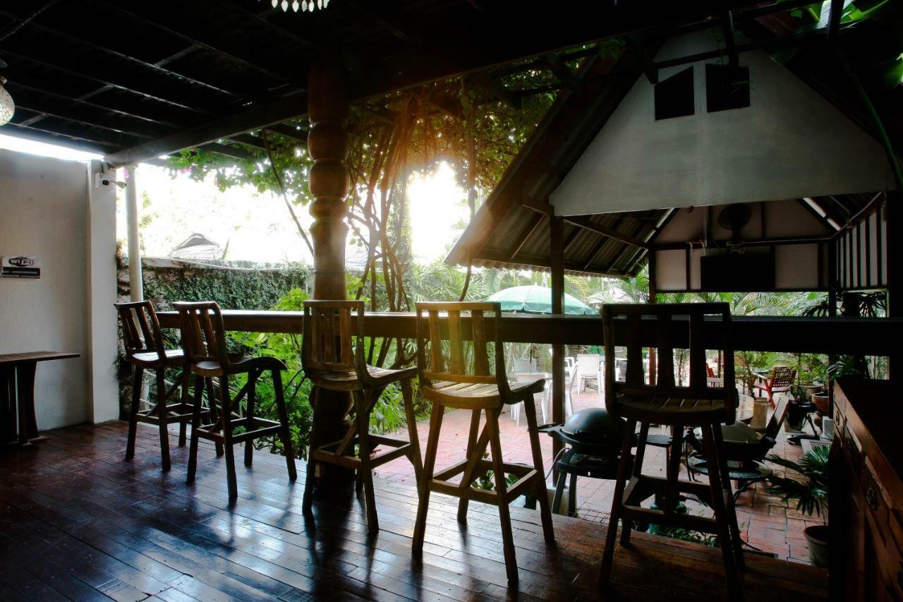The Travellers Arms Hotel Chiang Mai Exterior photo