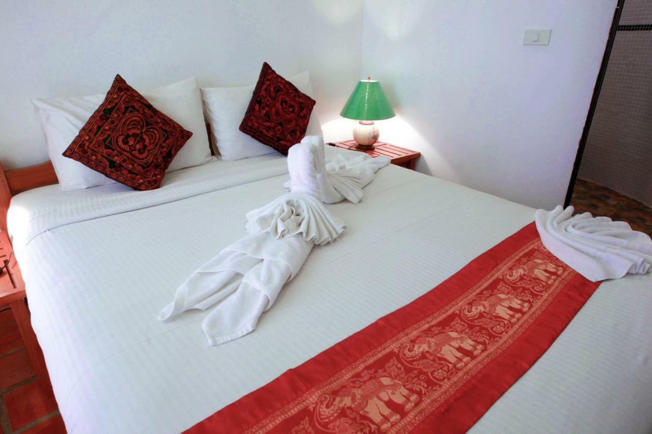 The Travellers Arms Hotel Chiang Mai Exterior photo